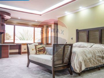 EN VENTA CASA DE LUJO VIA IMBAYA