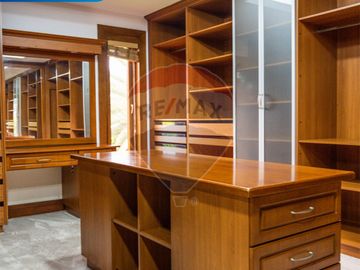 EN VENTA CASA DE LUJO VIA IMBAYA