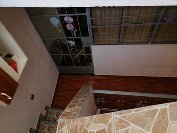se vende duplex (1er y 2do piso ) en el RIMAC