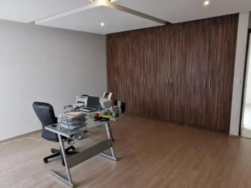 # Casa Amueblada en Residencial Dolores, 3 Pisos, 5 Recámaras. Pachuca, Hidalgo