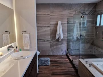 # Casa Amueblada en Residencial Dolores, 3 Pisos, 5 Recámaras. Pachuca, Hidalgo