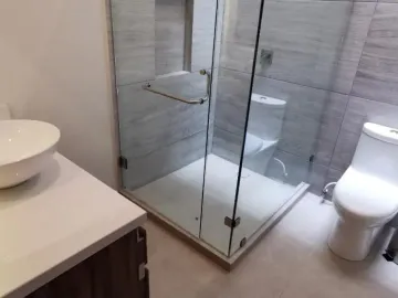# Casa Amueblada en Residencial Dolores, 3 Pisos, 5 Recámaras. Pachuca, Hidalgo