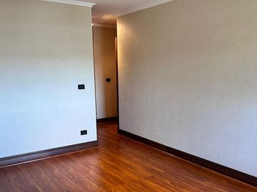 Vendemos en Temuco  amplio y luminoso departamento en Edificio El Conquistador.