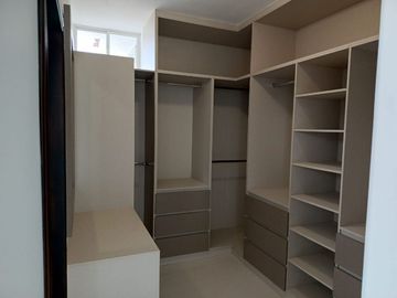 Casa de venta en urbanización en manta zona sur