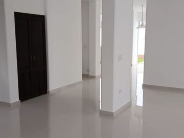 Casa de venta en urbanización en manta zona sur