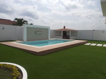 Casa de venta en urbanización en manta zona sur