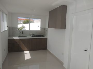 Casa de venta en urbanización en manta zona sur