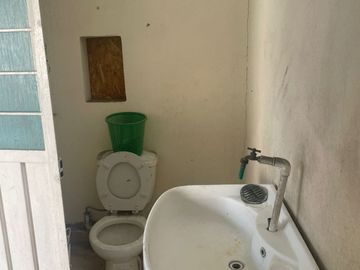 CASA A PIE DE CALLE COL. LA PAZ EXCELENTE PARA INVERSIONISTAS