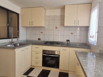 CASA EN VENTA A PASOS DE LA PLAYA LA HERRADURA, COQUIMBO