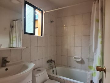 CASA EN VENTA A PASOS DE LA PLAYA LA HERRADURA, COQUIMBO