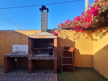 CASA EN VENTA A PASOS DE LA PLAYA LA HERRADURA, COQUIMBO