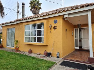 CASA EN VENTA A PASOS DE LA PLAYA LA HERRADURA, COQUIMBO