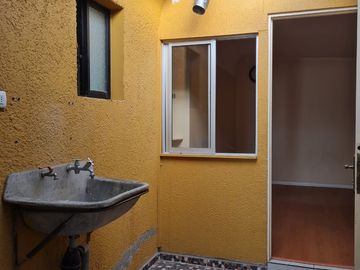 CASA EN VENTA A PASOS DE LA PLAYA LA HERRADURA, COQUIMBO