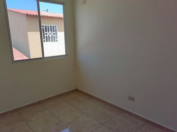 Casa de venta en la Urbanización Durán City, 3 dormitorios, por estrenar.