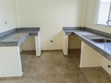 Casa de venta en la Urbanización Durán City, 3 dormitorios, por estrenar.