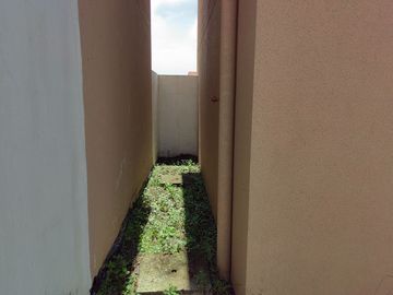 Casa de venta en la Urbanización Durán City, 3 dormitorios, por estrenar.
