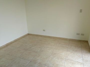Casa de venta en la Urbanización Durán City, 3 dormitorios, por estrenar.