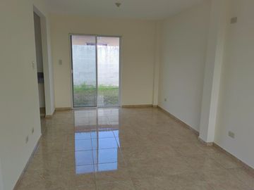 Casa de venta en la Urbanización Durán City, 3 dormitorios, por estrenar.