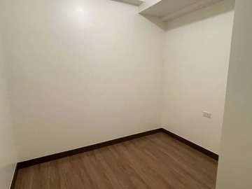 2BR, RFO Condo sale in Panay Ave. near GMA 7, Quezon Ave. MRT Station, Centris Mall, Vertis North