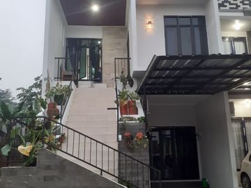 Dijual Rumah Serpong BSD City Tangerang Akses Lebar 2 Lantai Harga Murah