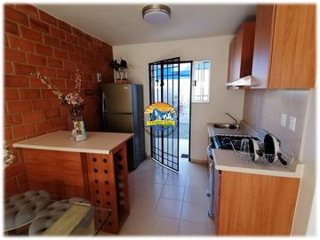 Casas con alberca excelente ubicación