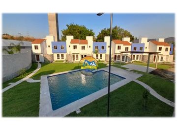 Casas con alberca excelente ubicación