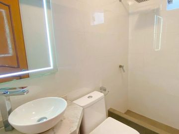Venta de cómodo departamento en San Borja - Pentagonito