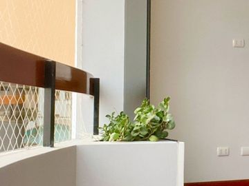Venta de cómodo departamento en San Borja - Pentagonito