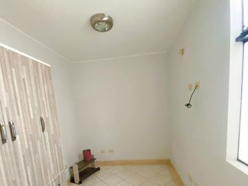 Venta de cómodo departamento en San Borja - Pentagonito