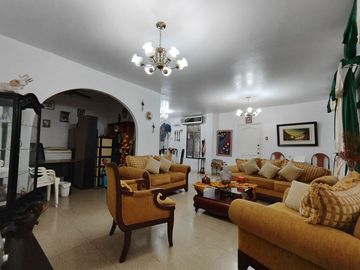 Casa remodelada en venta - Alborada IX etapa cerca de CC La Rotonda y City Mall