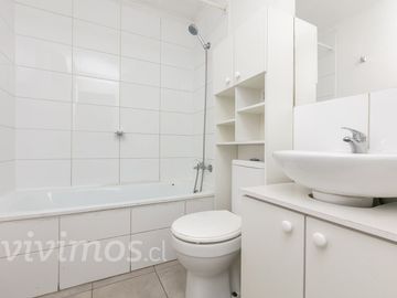 2 Dormitorios + 1 Baño + Bodega en el Centro de Santiago, Metro Matta (L3) .