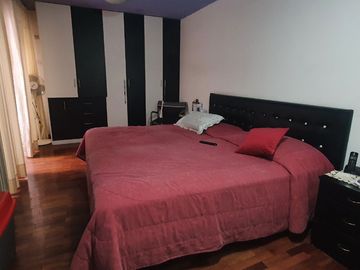 VENDO CASA CON 4 DEPARTAMENTOS -RENTA GARANTIZADA - SURCO
