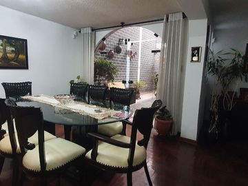 VENDO CASA CON 4 DEPARTAMENTOS -RENTA GARANTIZADA - SURCO