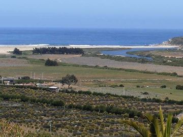 VENDE PARCELA CON CASA, CONDOMINIO BOSQUEMAR DE TUNQUEN, ALGARROBO, 4 DORMITORIOS, 5 BAÑOS, PISCINA, TERRAZA Y QUINCHO, FRENTE A SANTUARIO DE LA NATUR