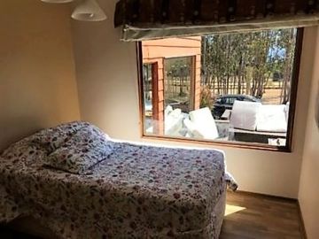 VENDE PARCELA CON CASA, CONDOMINIO BOSQUEMAR DE TUNQUEN, ALGARROBO, 4 DORMITORIOS, 5 BAÑOS, PISCINA, TERRAZA Y QUINCHO, FRENTE A SANTUARIO DE LA NATUR