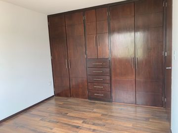 Vendo casa en Parque Habana