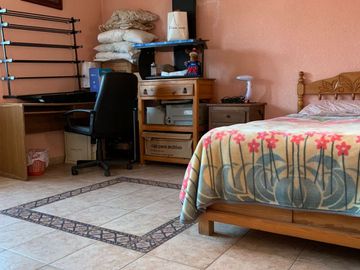 CONFORTBALE CASA EN ZONA RESIDENCIAL