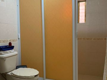 CONFORTBALE CASA EN ZONA RESIDENCIAL