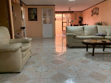 CONFORTBALE CASA EN ZONA RESIDENCIAL