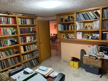 CONFORTBALE CASA EN ZONA RESIDENCIAL