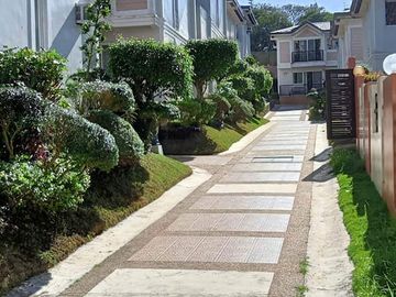 Villa Type Condo with parking for sale in Tagaytay Cavite, Tagaytay Hampton Villas