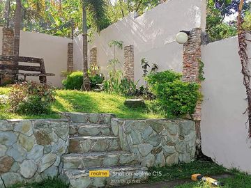 Villa Type Condo with parking for sale in Tagaytay Cavite, Tagaytay Hampton Villas