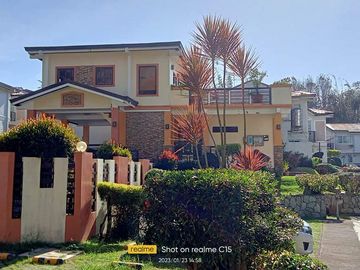 Villa Type Condo with parking for sale in Tagaytay Cavite, Tagaytay Hampton Villas
