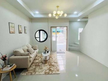 ขายทาวน์เฮ้าส์ 2 ชั้นรีโนเวทใหม่ หมู่บ้านบัวทอง 2 นนทบุรี  ใกล้รถไฟฟ้าสถานีคลองไผ่ เซ็นทรัลเวสต์เกต  รหัสทรัพย์ : T8065