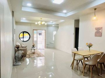 ขายทาวน์เฮ้าส์ 2 ชั้นรีโนเวทใหม่ หมู่บ้านบัวทอง 2 นนทบุรี  ใกล้รถไฟฟ้าสถานีคลองไผ่ เซ็นทรัลเวสต์เกต  รหัสทรัพย์ : T8065