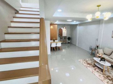 ขายทาวน์เฮ้าส์ 2 ชั้นรีโนเวทใหม่ หมู่บ้านบัวทอง 2 นนทบุรี  ใกล้รถไฟฟ้าสถานีคลองไผ่ เซ็นทรัลเวสต์เกต  รหัสทรัพย์ : T8065