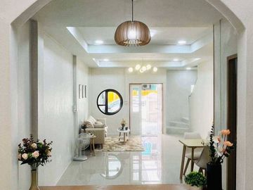 ขายทาวน์เฮ้าส์ 2 ชั้นรีโนเวทใหม่ หมู่บ้านบัวทอง 2 นนทบุรี  ใกล้รถไฟฟ้าสถานีคลองไผ่ เซ็นทรัลเวสต์เกต  รหัสทรัพย์ : T8065