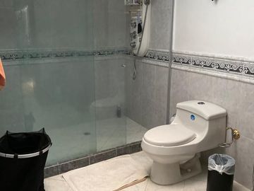 venta casa de un piso al frente del lago de la babilla - ciudad jardín.