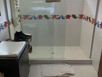 venta casa de un piso al frente del lago de la babilla - ciudad jardín.