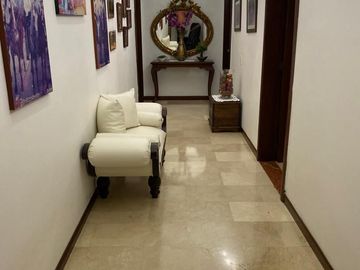 venta casa de un piso al frente del lago de la babilla - ciudad jardín.